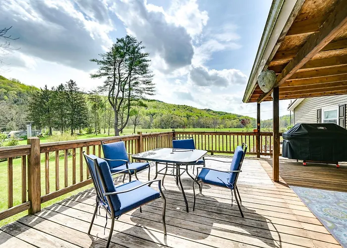 Cozy Huntingdon Escape 19 Mi To Penn State Univ!