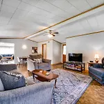 Cozy Huntingdon Escape 19 Mi To Penn State Univ!