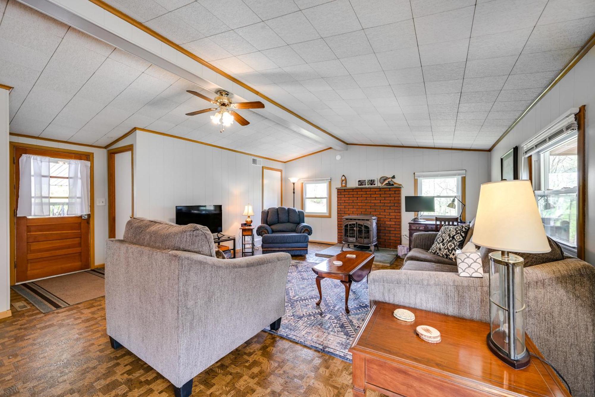 Casa de férias Cozy Escape 19 Mi To Penn State Univ! Huntingdon